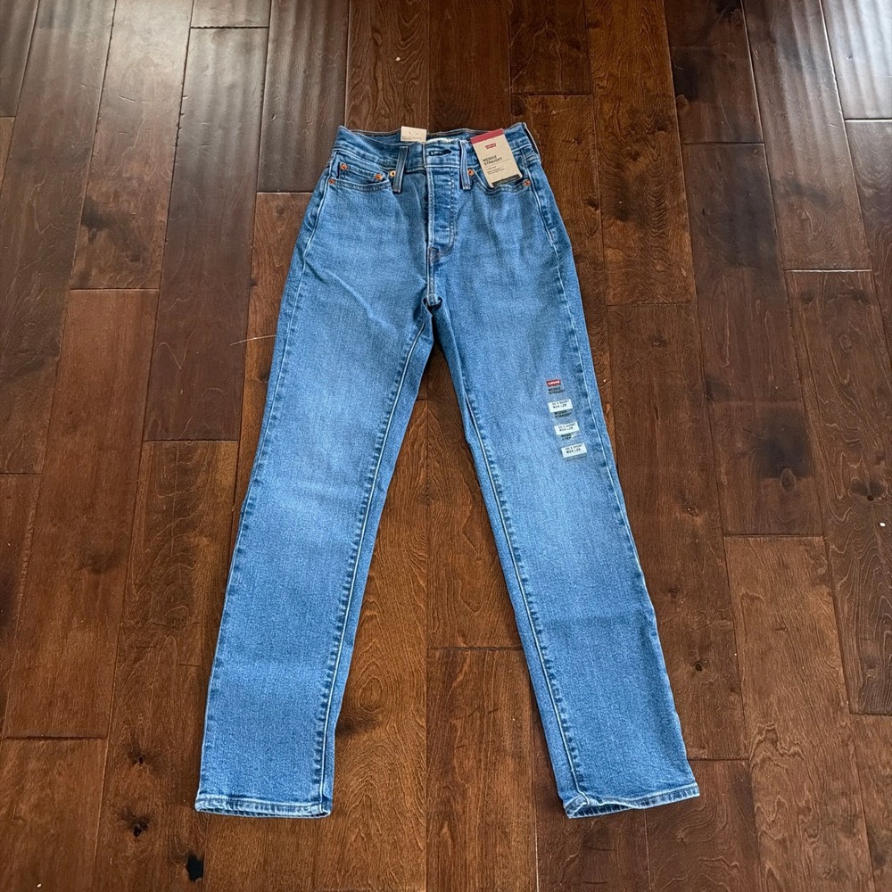 Levi's Women's Wedgie Straight Jeans High Rise Button Fly Medium Wash 24 x28 NWT